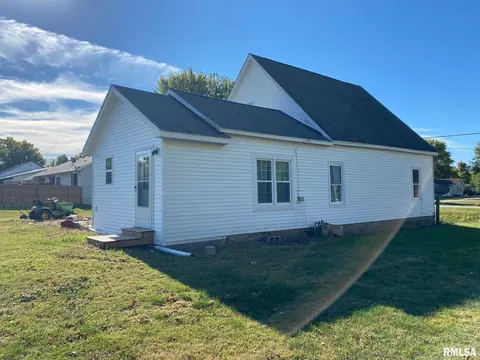 211 W 5th St, Manchester, IL 62663 photo 15