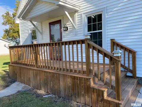 211 W 5th St, Manchester, IL 62663 photo 2