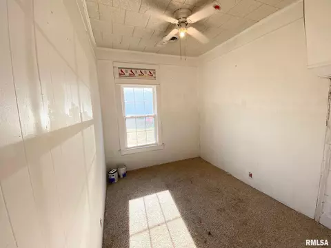211 W 5th St, Manchester, IL 62663 photo 8