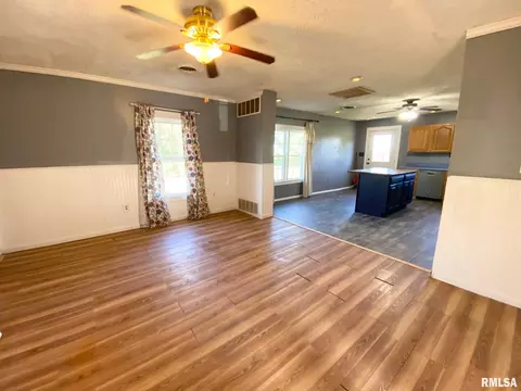 211 W 5th St, Manchester, IL 62663 photo 6