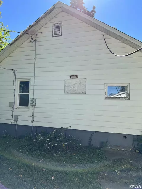 2211 E Lawrence Ave, Springfield, IL 62703 photo 4