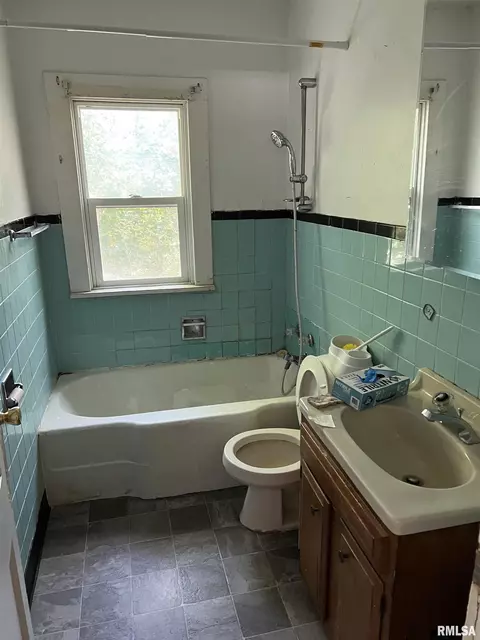 2211 E Lawrence Ave, Springfield, IL 62703 photo 3