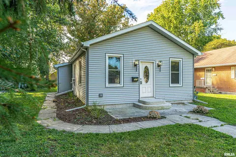 211 3rd St, Lincoln, IL 62656 photo 1