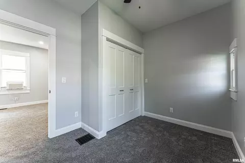211 3rd St, Lincoln, IL 62656 photo 14