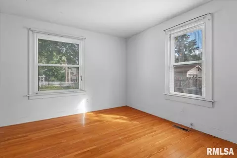 2528 S 10th St, Springfield, IL 62703 photo 11