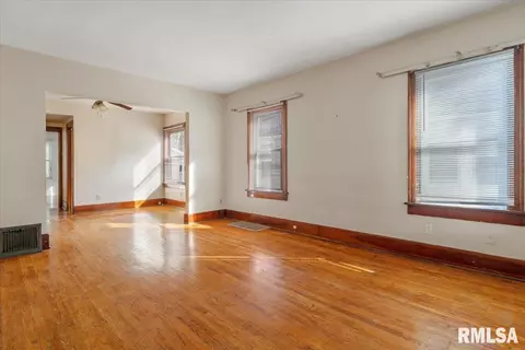 2528 S 10th St, Springfield, IL 62703 photo 5