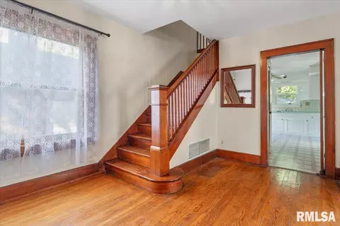 2528 S 10th St, Springfield, IL 62703 photo 4