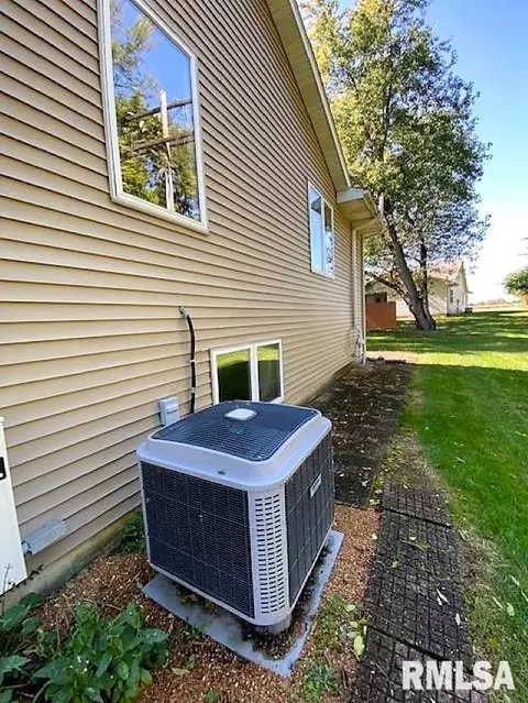 4301 Harvard Dr, Springfield, IL 62712 photo 4