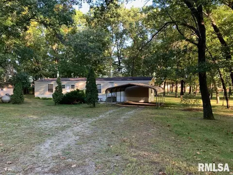 2524 Township Road 1500 E Rd, Oquawka, IL 61469