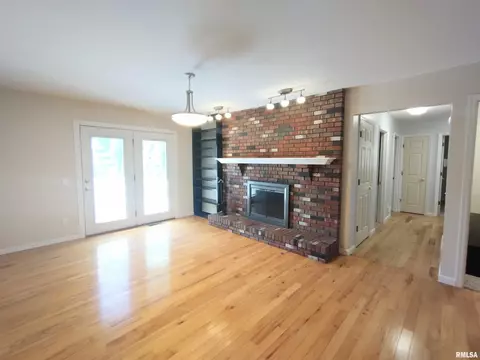 2204 Montclair Dr, Springfield, IL 62704 photo 17