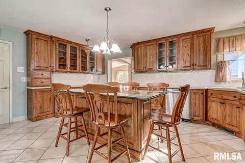 2304 Tamaroa Trl, Springfield, IL 62702 photo 14
