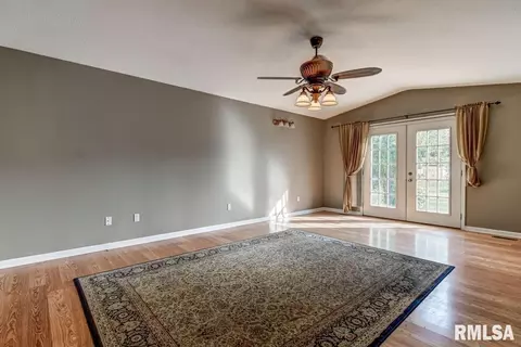 2304 Tamaroa Trl, Springfield, IL 62702 photo 19