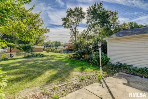 2304 Tamaroa Trl, Springfield, IL 62702 photo 40