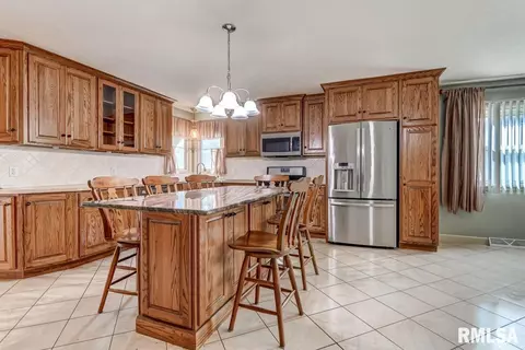 2304 Tamaroa Trl, Springfield, IL 62702 photo 13