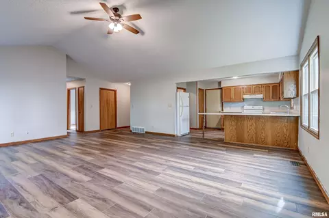 1101 Bolin Ct, Springfield, IL 62703 photo 6