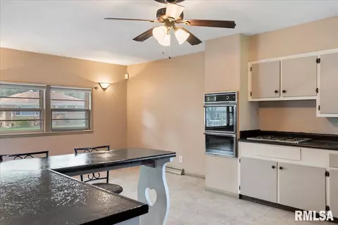 1813 Pickett St, Springfield, IL 62703 photo 11