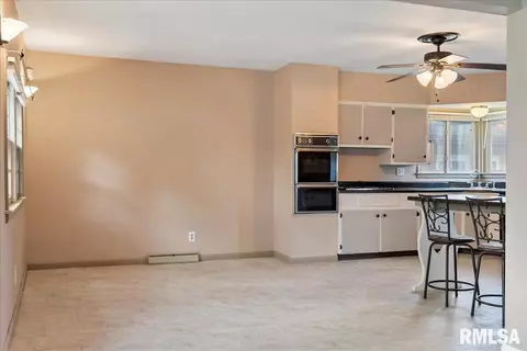 1813 Pickett St, Springfield, IL 62703 photo 8