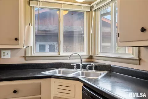 1813 Pickett St, Springfield, IL 62703 photo 13