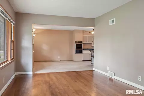 1813 Pickett St, Springfield, IL 62703 photo 5