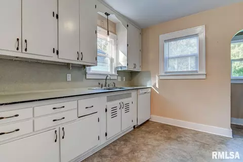 1235 Monument Ave, Springfield, IL 62702 photo 11