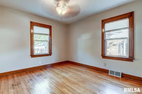 1235 Monument Ave, Springfield, IL 62702 photo 14