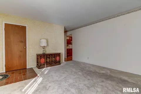 48 Locksley Ln, Springfield, IL 62704 photo 2