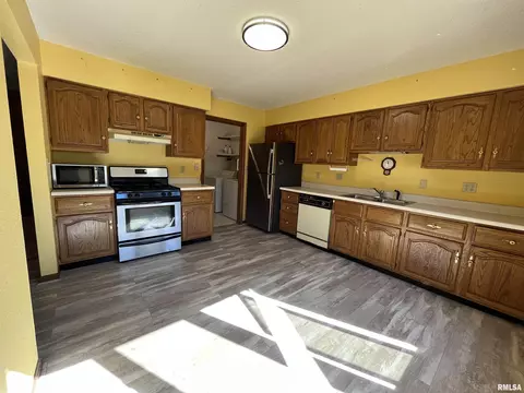 2415 Raleigh Dr, Springfield, IL 62704 photo 4