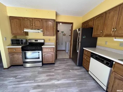 2415 Raleigh Dr, Springfield, IL 62704 photo 5