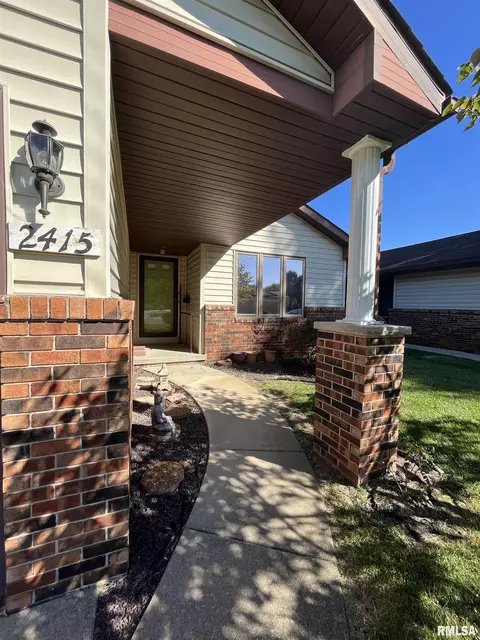 2415 Raleigh Dr, Springfield, IL 62704 photo 2