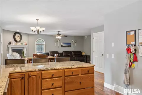 1030 Willowbrook Dr, Springfield, IL 62711 photo 23