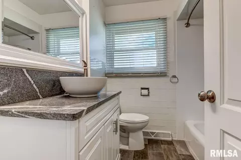 2113 Sangamon Ave, Springfield, IL 62702 photo 23
