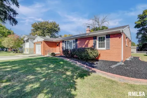 2113 Sangamon Ave, Springfield, IL 62702 photo 2
