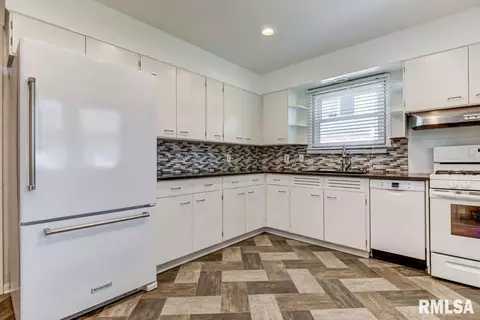 2113 Sangamon Ave, Springfield, IL 62702 photo 12