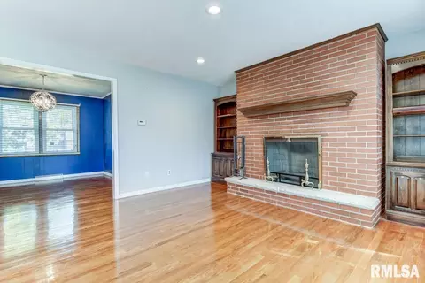 2113 Sangamon Ave, Springfield, IL 62702 photo 5