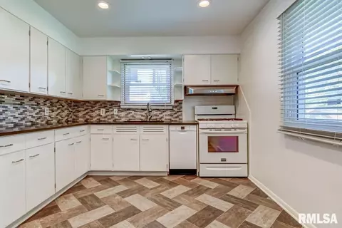 2113 Sangamon Ave, Springfield, IL 62702 photo 11