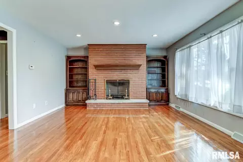 2113 Sangamon Ave, Springfield, IL 62702 photo 4
