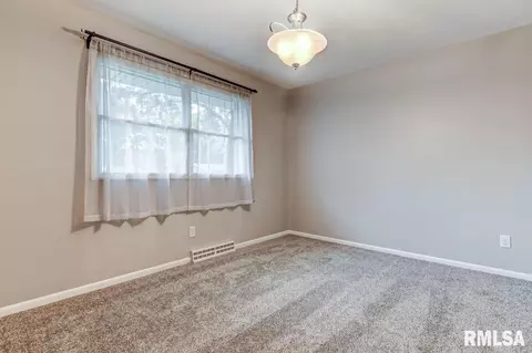 38 Andover Dr, Springfield, IL 62704 photo 9
