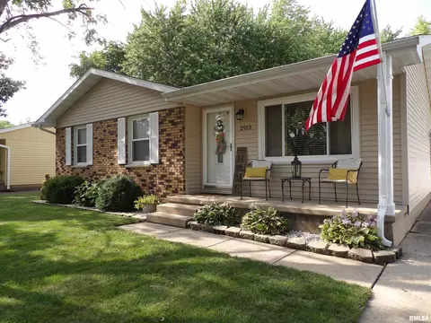 2913 Selkirk Rd, Springfield, IL 62702 photo 2