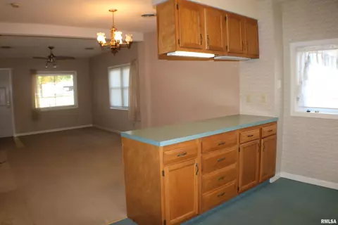 1212 N Milton St, Springfield, IL 62702 photo 5