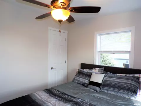 124 E Fremont St, Oneida, IL 61467 photo 25