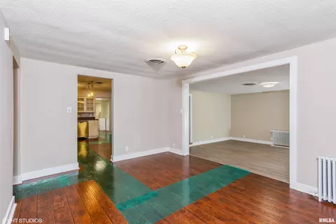 3589 E Fulton Ave, Decatur, IL 62521 photo 4