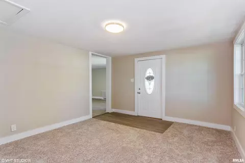 3589 E Fulton Ave, Decatur, IL 62521 photo 2