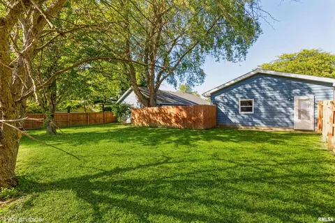 3589 E Fulton Ave, Decatur, IL 62521 photo 14