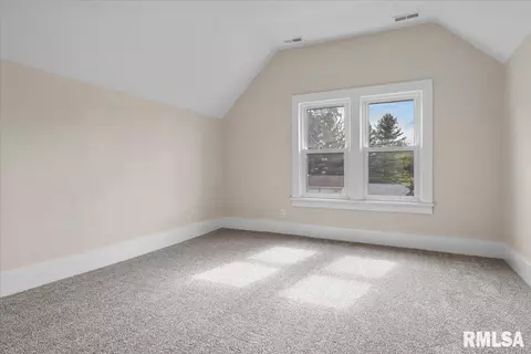313 E Washington St, Riverton, IL 62561 photo 33