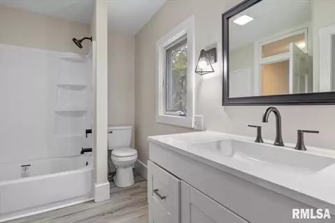 313 E Washington St, Riverton, IL 62561 photo 27