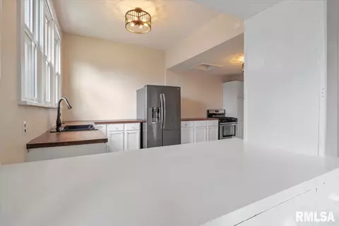 313 E Washington St, Riverton, IL 62561 photo 13