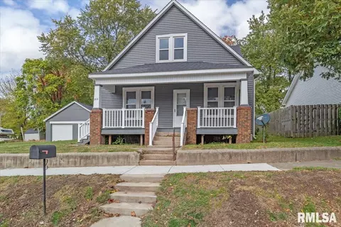 313 E Washington St, Riverton, IL 62561 photo 2