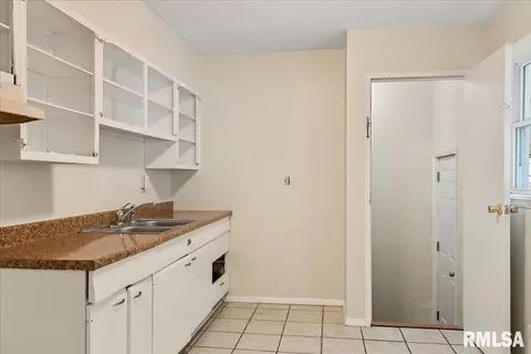 1016 N 3rd St, Springfield, IL 62702 photo 9