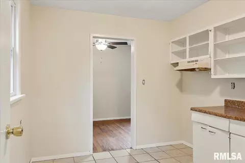 1016 N 3rd St, Springfield, IL 62702 photo 12