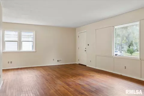 1016 N 3rd St, Springfield, IL 62702 photo 5